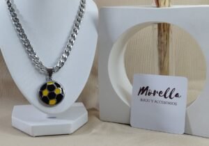 Cadena con dije pelota Peñarol