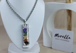 Cadena y dije selenita 7 Chakras