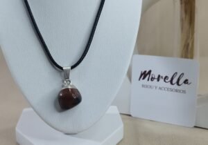 Cordón con dije obsidiana caoba