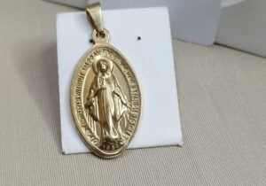 Dije Virgen Milagrosa