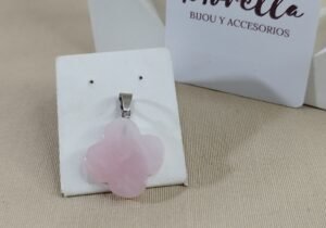 Dije en cuarzo rosa