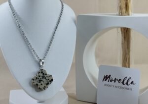 Cadena con dije jaspe dálmata