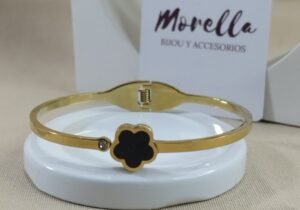 Esclava trébol negro