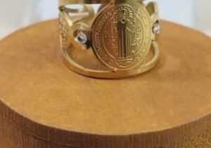 Anillo San Benito (dorado)