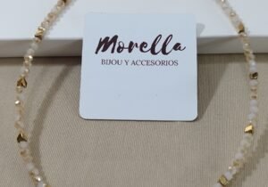 Collar en cuentas beige